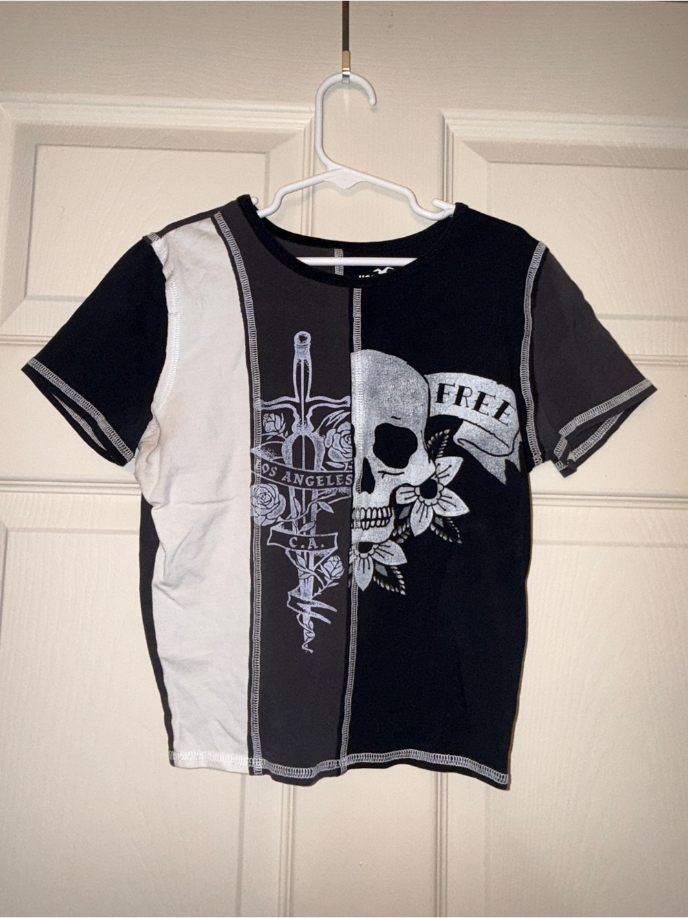 Hollister Black & White Split Skull Graphic Short Sleeve Tee